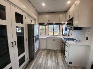 2026 JAY FLIGHT BUNGALOW 404LOFT – Stock #T0105B