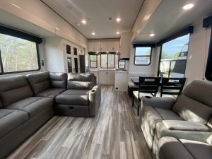 2026 JAY FLIGHT BUNGALOW 404LOFT – Stock #T0105B