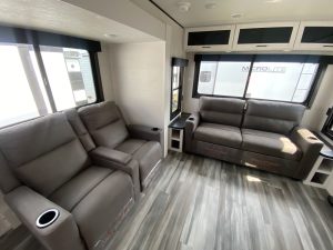 2026 JAY FLIGHT SLX 334RTS – Stock #T0133J-1