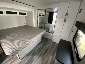 2026 JAY FLIGHT SLX 334RTS – Stock #T0133J-1