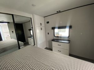 2026 JAY FLIGHT SLX 334RTS – Stock #T0133J-1