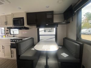 2023 JAY FLIGHT SLX 212QB – Stock #T0538J-1