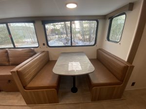 2025 TRAIL RUNNER 31DB – Stock #T4037T