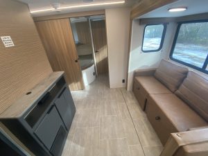 2025 TRAIL RUNNER 31DB – Stock #T4037T